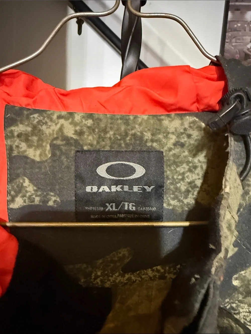Oakley Men's Camo Ski Jacket - Olive Green & Black with Orange Lining